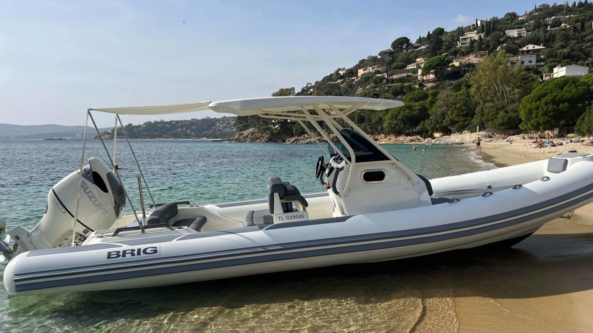 Location bateau semi rigide plage du lavandou